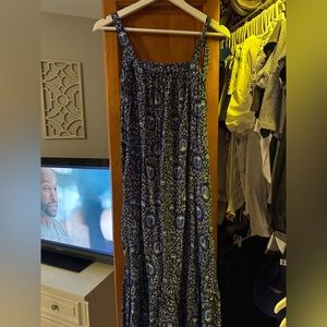 Blue pattern maxi dress